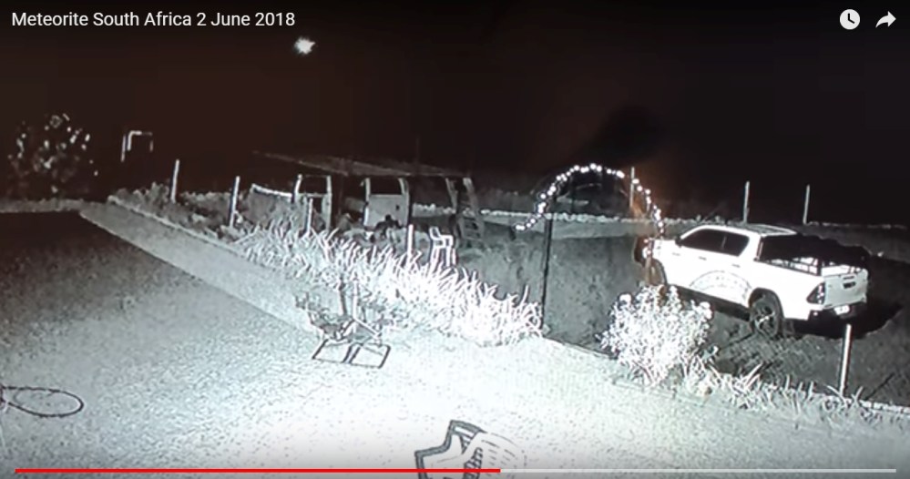 Meteorite_SouthAfricaMeteorite spotted North of Vanzylsrus, Kalahari. security camera video on Farm Uitkyk_20180602